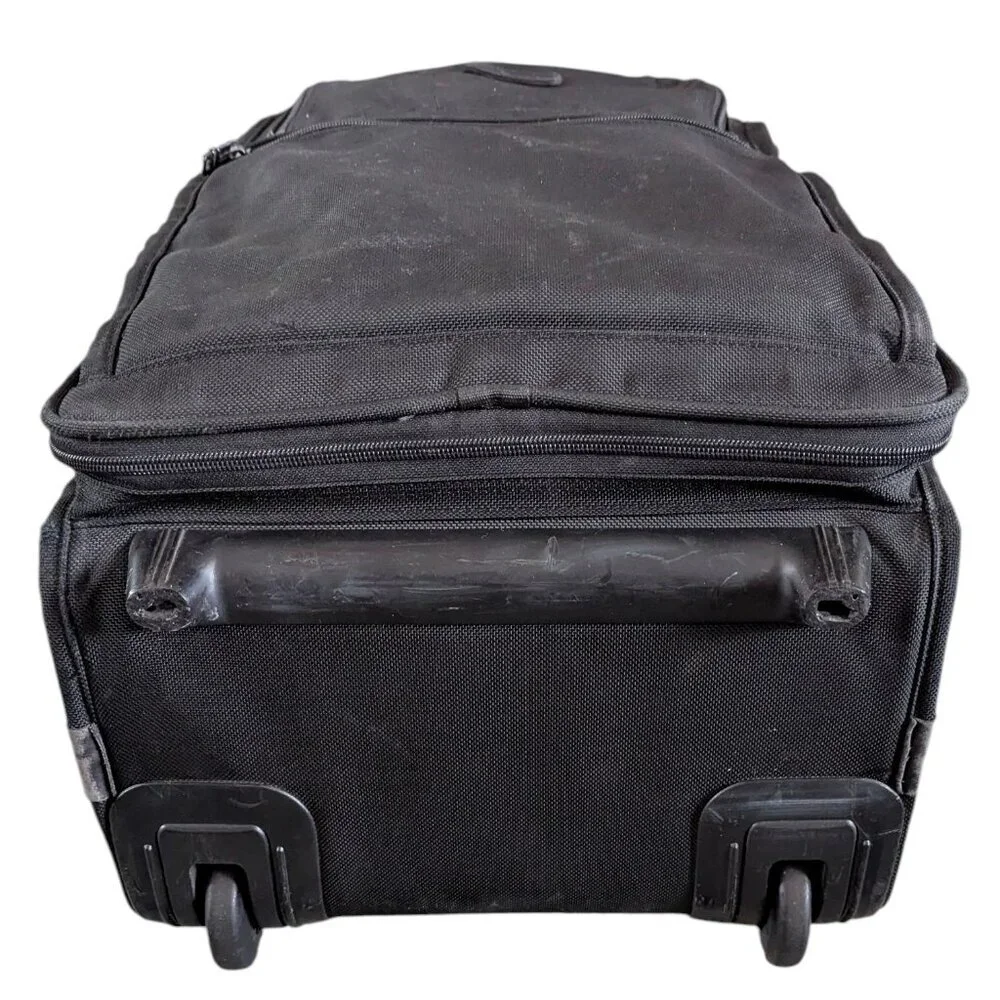 Tumi 23